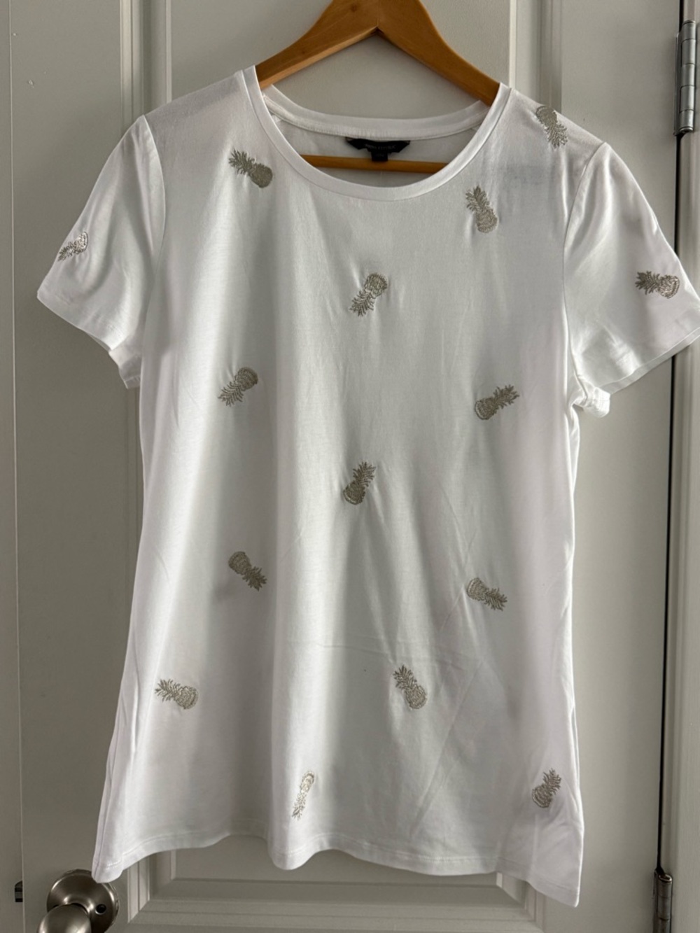 Banana Republic White Tee with Silver Pineapple Embroidery 100% Cotton NWT